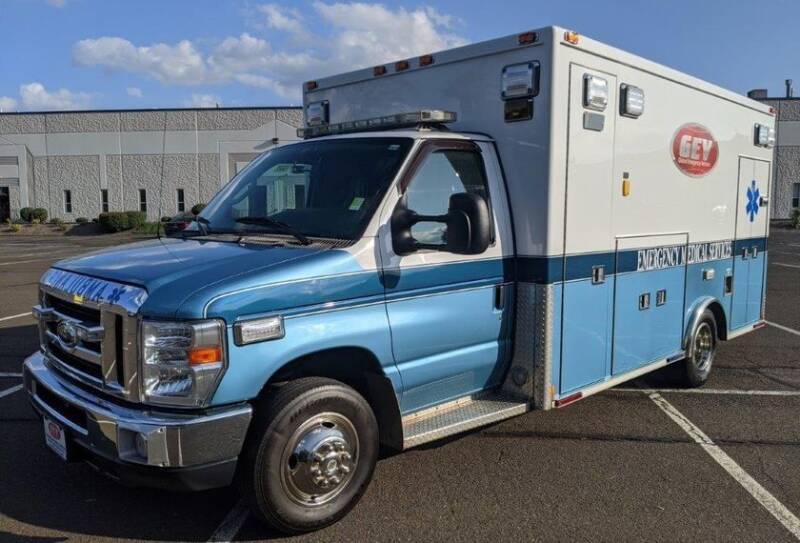 Ford E450 Type III Ambulance 2012 - PL Custom - #2400