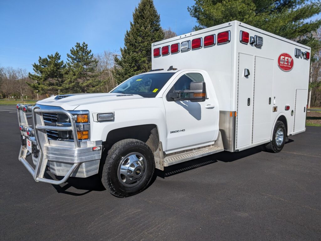Chevrolet K3500 Type I Ambulance 2017 4×4 - Demers - #2719